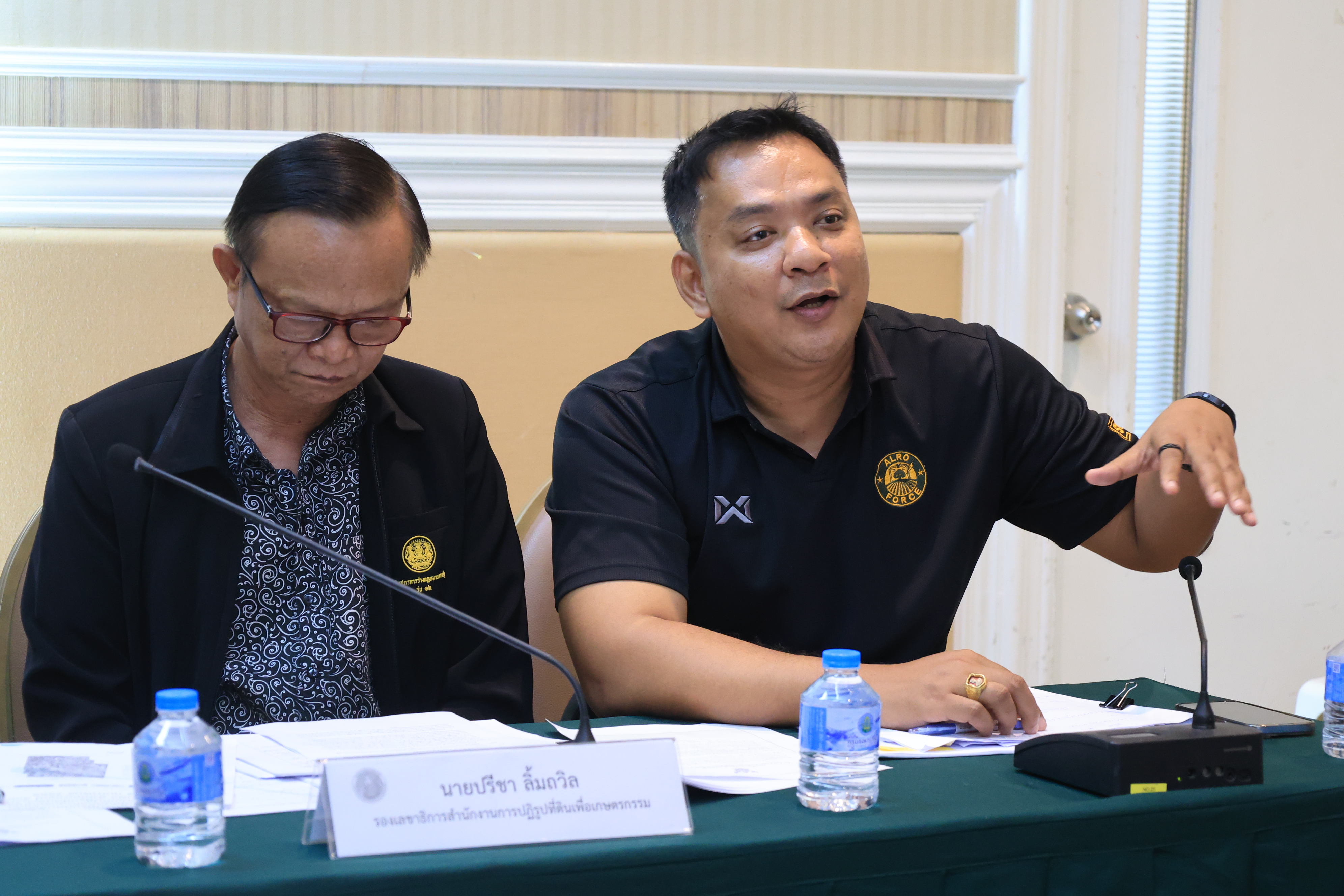 title - ส.ป.ก. เข้ารับฟังข้อเสนอสมาชิกเกษตรกรสภาประชาชน 4 ภาค ติดตามความคืบหน้าโครงการฯ ตามมติ ครม.  เกี่ยวกับด้านการจัดที่ดิน ด้านงบประมาณโครงการฯ และด้านบุคคล เพื่อแก้ไขปัญหาความเดือนร้อนให้กับสมาชิกในพื้นที่